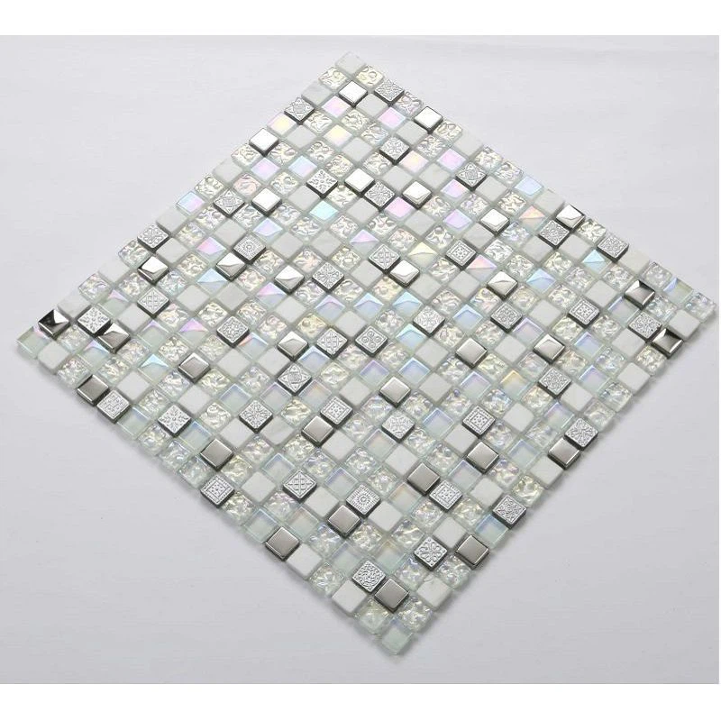 Backsplash van witte glasmozaïektegels